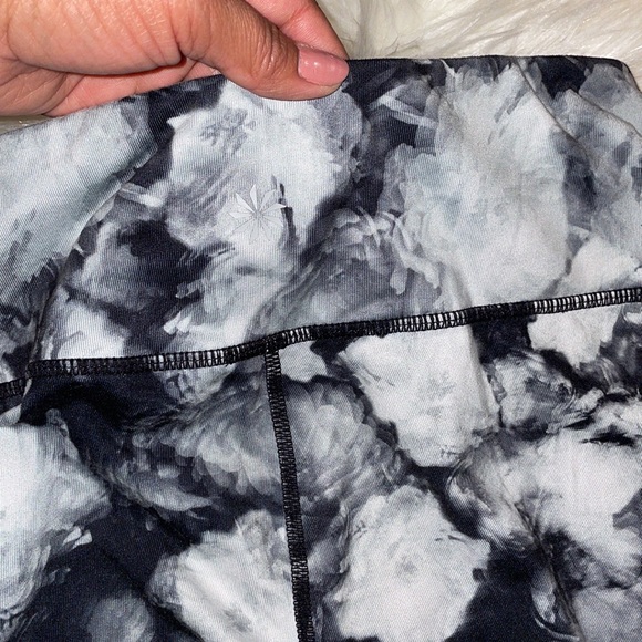 Athleta Floral Crush Chaturanga Leggings - Picture 6 of 8